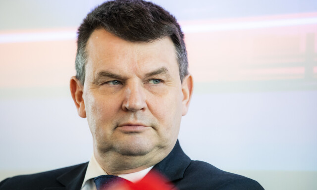 Krever Huawei-svar, men Wara vil ikke ta spørsmålet